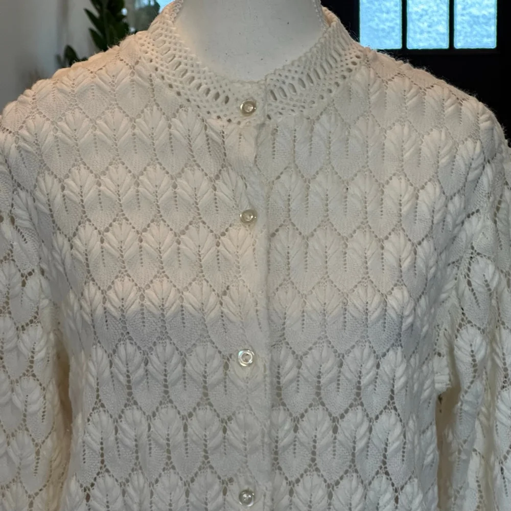 60s Cottagecore crocheted geometric off white cardigan Carol Brent - Picture 3 of 6